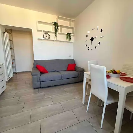 Duomo-15 Min & Ospedale-10 Min *
